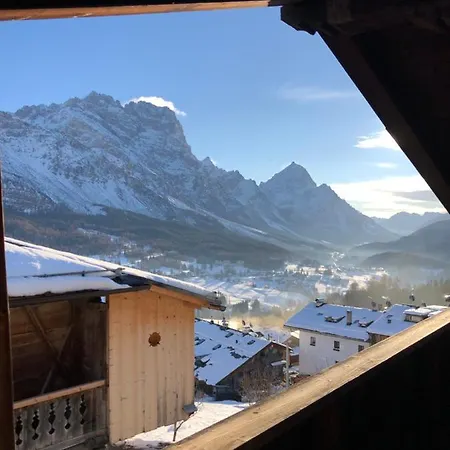 Apartment Cortina *
